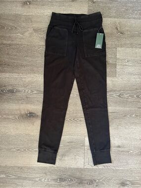 NWT XS Wild Fable Ebony Black Faded High Rise Joggers